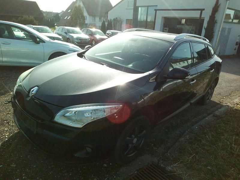 Gebraucht Renault Mégane III Dynamique 131 PS (96 kW) 2010 Schwarz Limousine