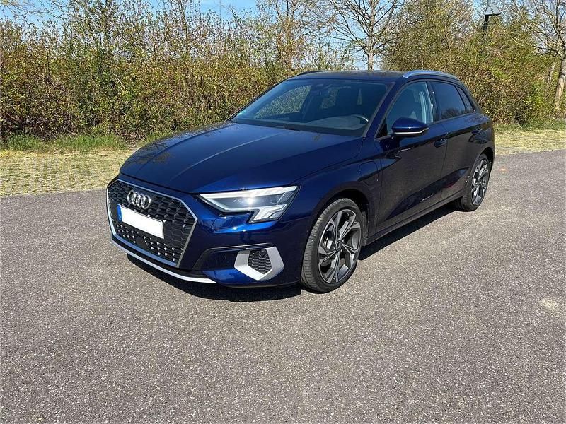 Blau Gebraucht 2020 Audi A3 e-tron Advanced Kleinwagen | 24.400 € (Fairer Preis) - Bild 1/4