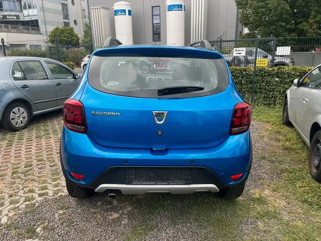 Gebraucht Dacia Sandero Celebration 90 PS (66 kW) 2017 Blau Limousine