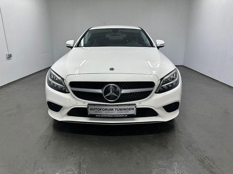 Gebraucht Mercedes C220 194 PS (142 kW) 2022 Weiß Coupé