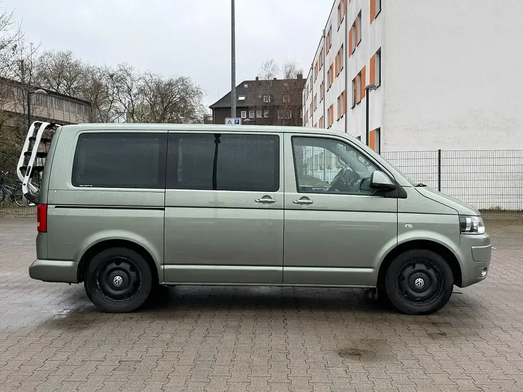 Gebraucht VW Multivan 179 PS (131 kW) 2010 Grün Van / Kleinbus