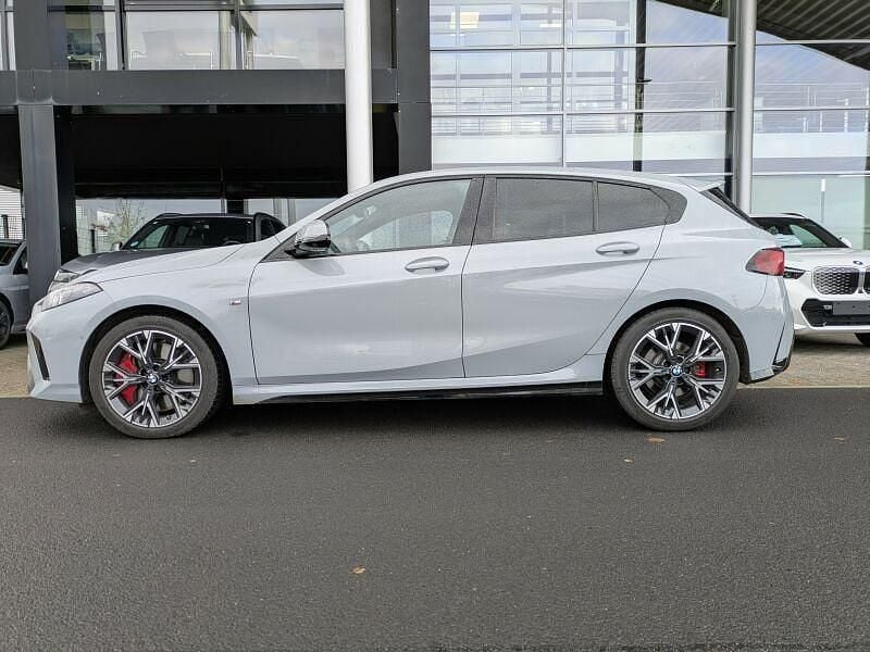 Gebraucht BMW 118 M Sport 150 PS (110 kW) 2025 M brooklyn grau metallic Kleinwagen