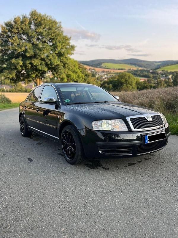 Schwarz Gebraucht 2002 Skoda Superb Limousine | 3.700 € (Etwas zu teuer) - Bild 1/4
