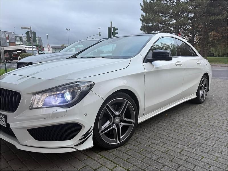 Weiß Gebraucht 2013 Mercedes CLA250 Limousine | 14.450 € (Etwas zu teuer) - Bild 1/4