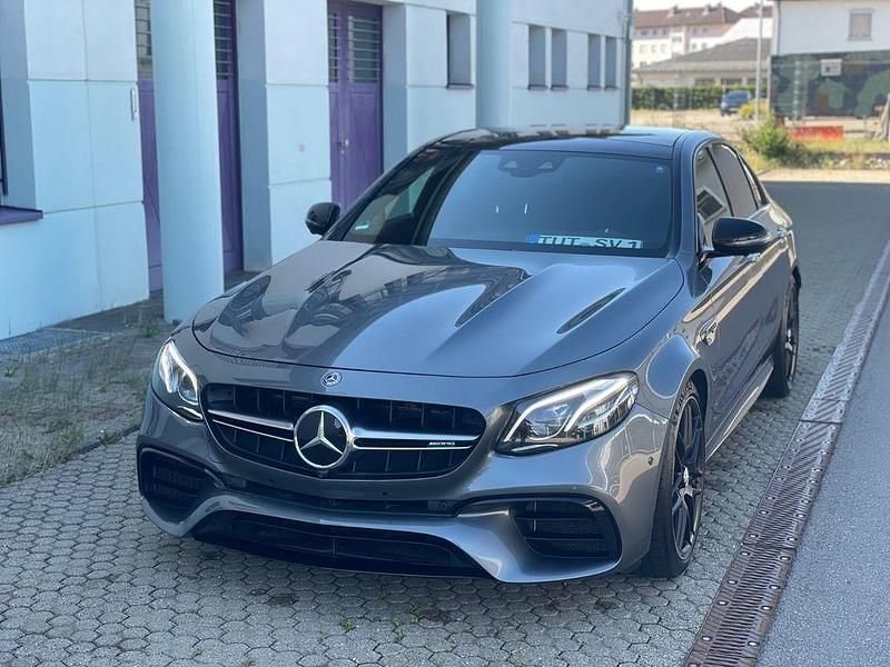 Gebraucht Mercedes E63S AMG AMG 612 PS (450 kW) 2018 Grau Limousine