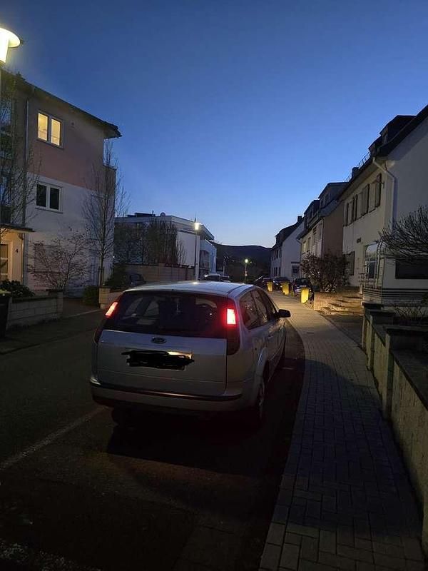 Używany Ford Focus Titanium 101 KM (74 kW) 2006 Sedan/Limuzyna