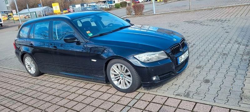 Gebraucht BMW 318 Sport Line 143 PS (105 kW) 2011 Schwarz Kombi