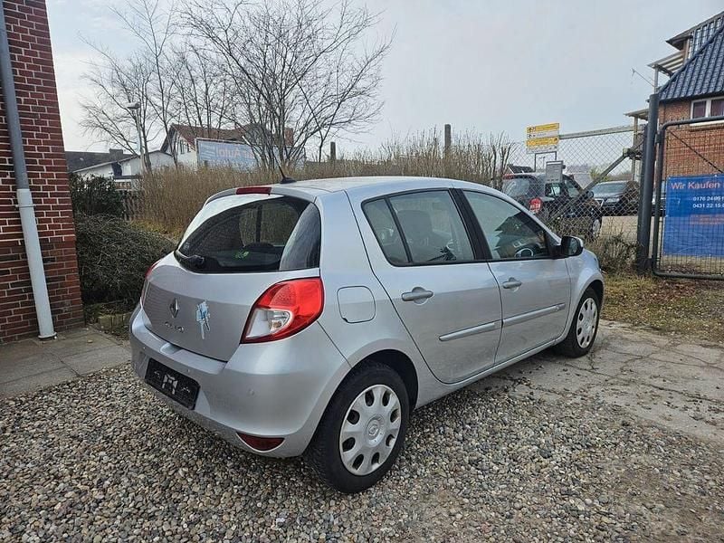 Gebraucht Renault Clio II Dynamique 79 PS (58 kW) 2009 Grau Limousine