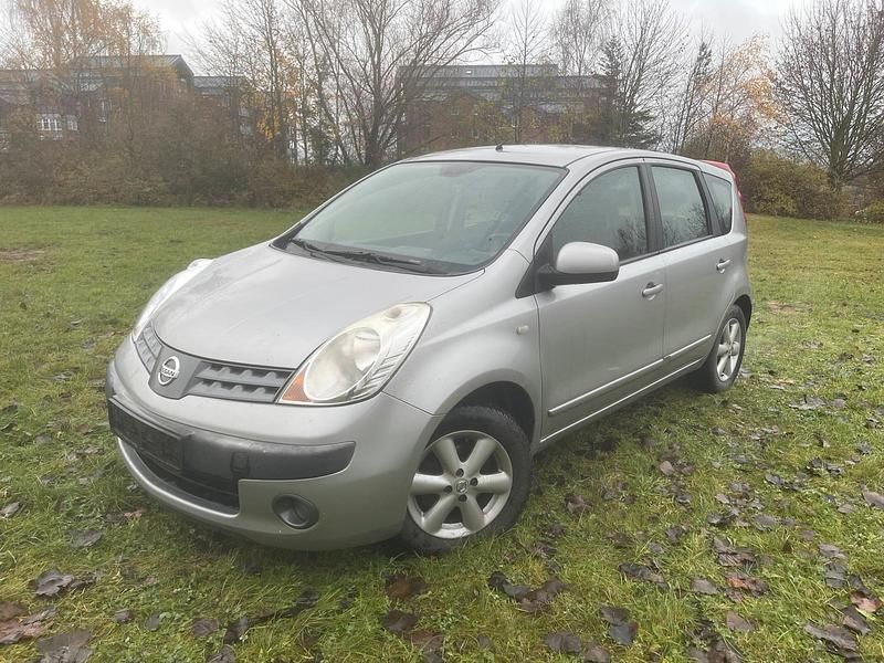 Silber Gebraucht 2006 Nissan Note Kleinwagen | 2.000 € (Etwas zu teuer) - Bild 1/4