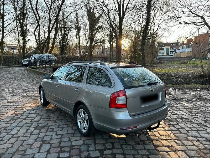 Gebraucht Skoda Octavia 105 PS (77 kW) 2012 Beige Kombi