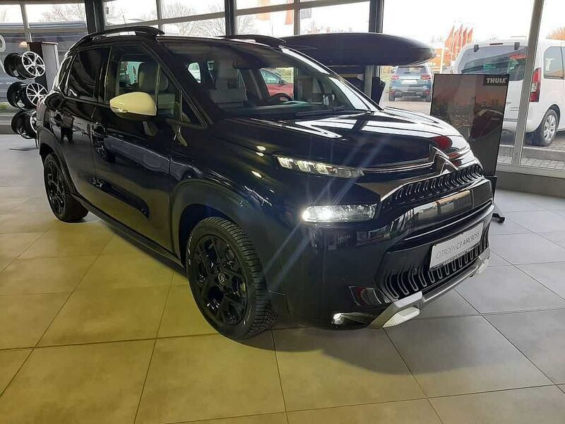 Lackierung schwarz perla nera Gebraucht 2021 Citroën C3 Aircross Shine SUV | 23.790 € - Bild 1/4