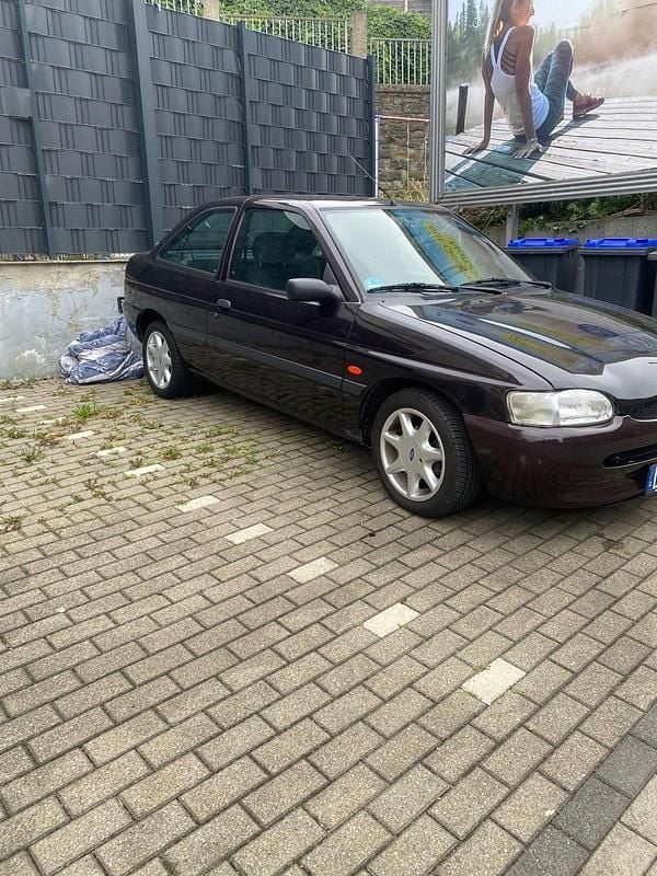 Gebraucht 1997 Ford Escort Coupé | 1.200 € - Bild 1/4