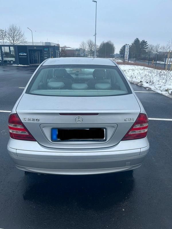 Gebraucht Mercedes 220 2004 Silber Limousine