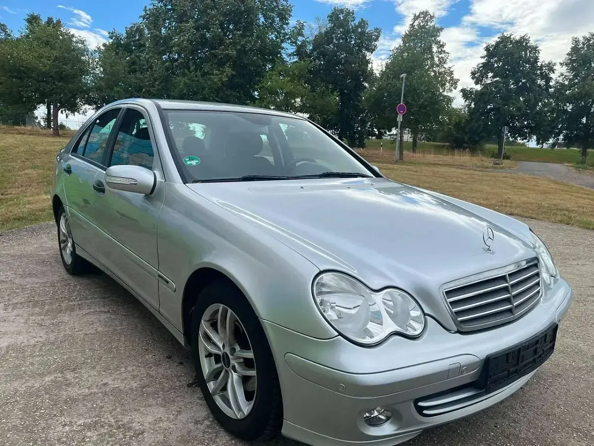 Gebraucht Mercedes C180 143 PS (105 kW) 2005 Iridiumsilber  metalliclack Limousine