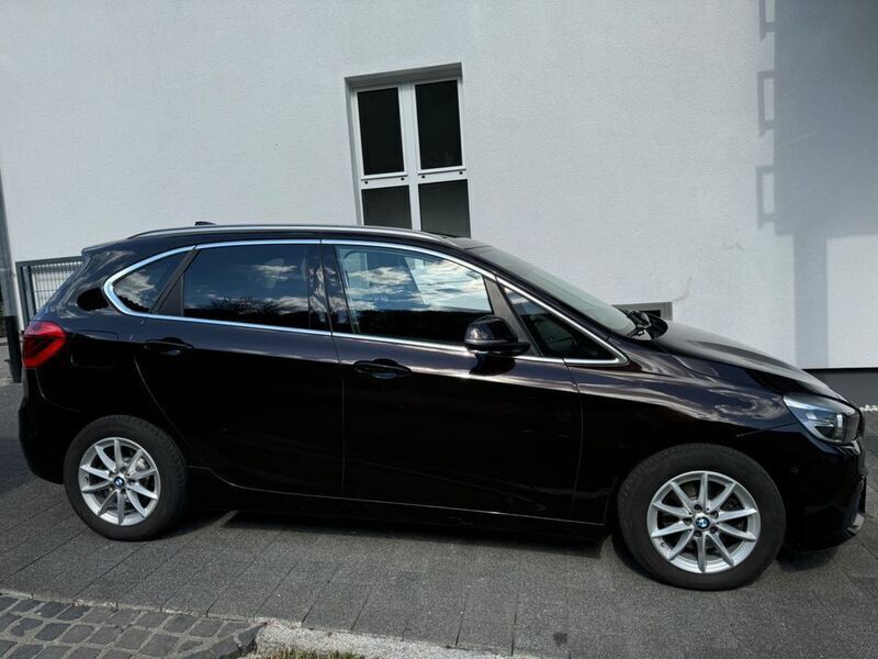 Gebraucht 2015 BMW 216 Active Tourer Sport Line Van / Kleinbus | 8.000 € (Fairer Preis) - Bild 1/4