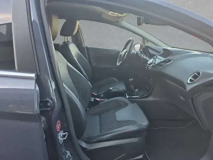Gebraucht Ford Fiesta Individual 2013 Grau