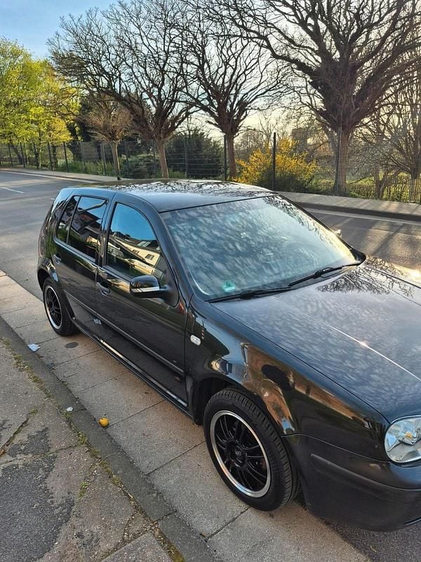 Gebraucht VW Golf IV 105 PS (77 kW) 2002 Schwarz Kleinwagen
