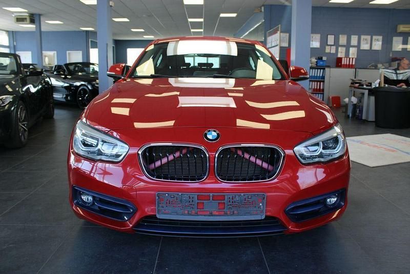 Gebraucht BMW 118 Sport Line 150 PS (110 kW) 2017 Rot Kleinwagen