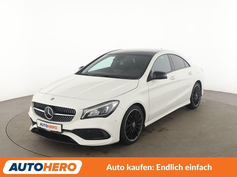 Weiß Gebraucht 2017 Mercedes CLA180 AMG line Limousine | 21.950 € (Teuer) - Bild 1/4