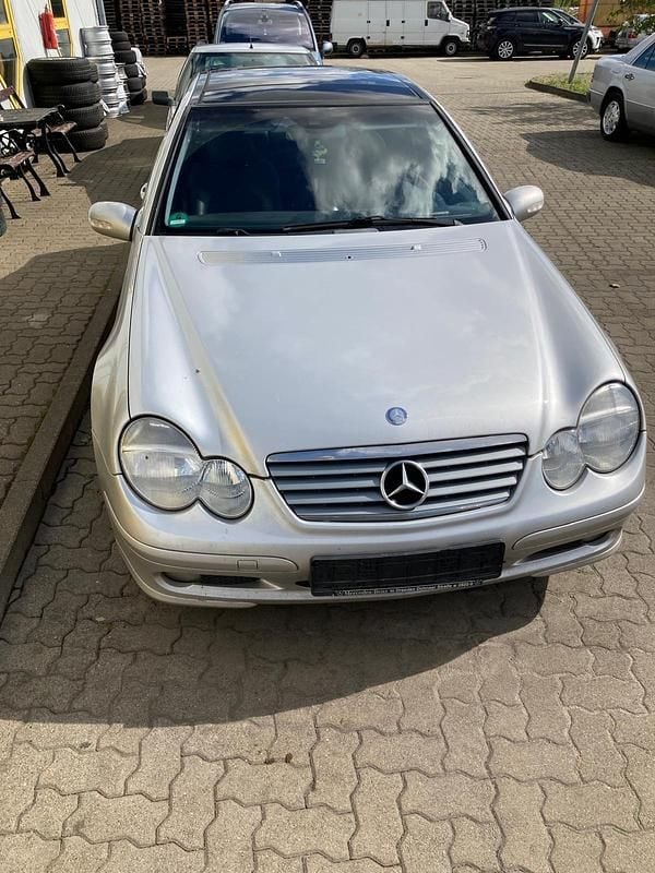 Silber Gebraucht 2002 Mercedes C180 Coupé | 1.000 € (Superpreis) - Bild 1/4