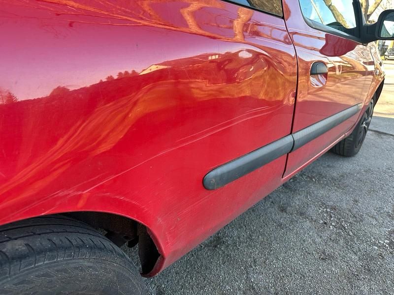 Gebraucht Renault Clio II Campus 58 PS (42 kW) 2010 Rot Kleinwagen