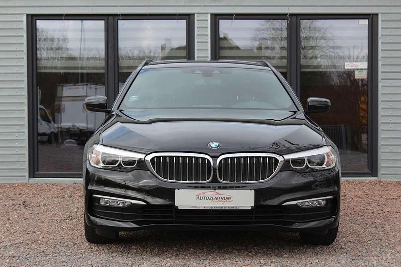 Gebraucht BMW 520 Performance 190 PS (139 kW) 2017 Saphirschwarz Kombi