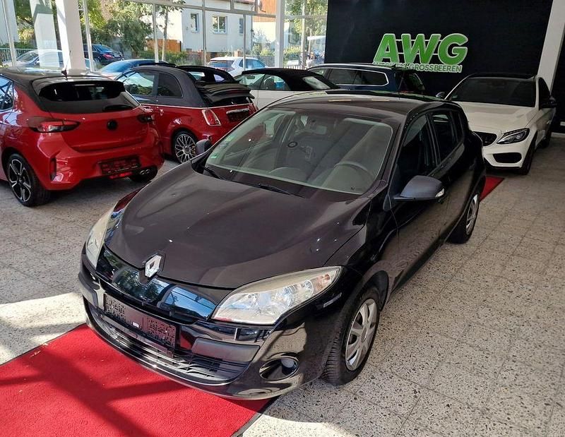 Schwarz Gebraucht 2011 Renault Mégane III Limousine | 4.900 € (Fairer Preis) - Bild 1/4