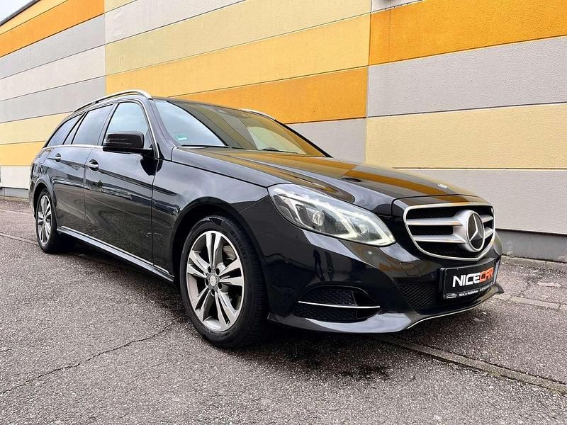 Gebraucht Mercedes E300 Avantgarde 231 PS (169 kW) 2013 Schwarz  unilack Kombi