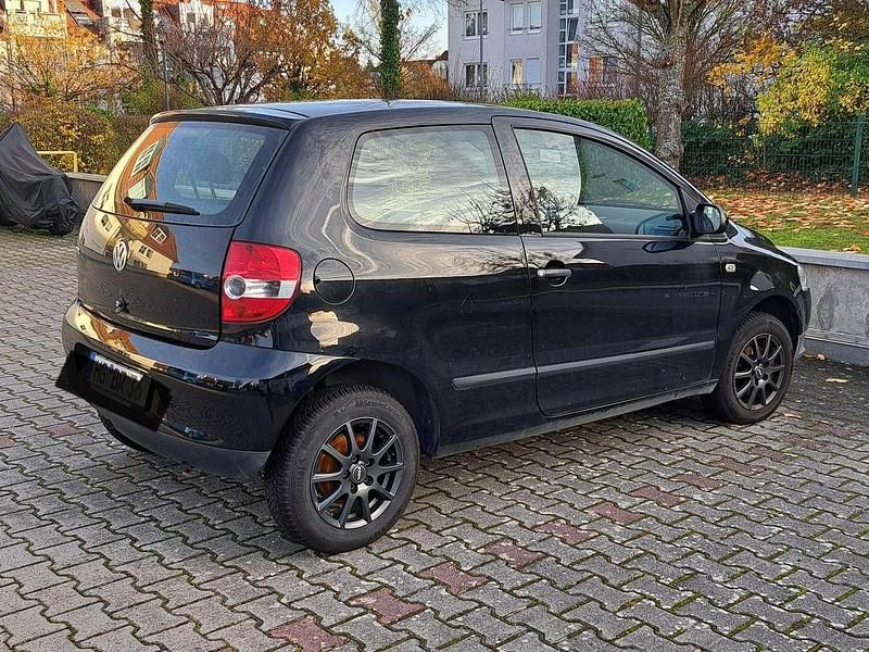 Gebraucht VW Fox 54 PS (39 kW) 2007 Schwarz Kleinwagen