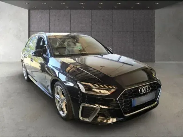 Gebraucht Audi A4 S-Line 204 PS (150 kW) 2024 Mythosschwarz metallic Kombi