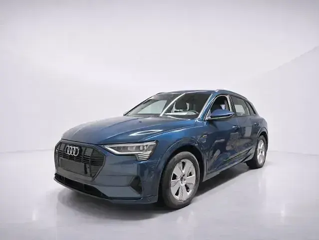 Używany Audi e-tron Advanced Plus 300 kW (408 KM) 2022 Niebieski SUV