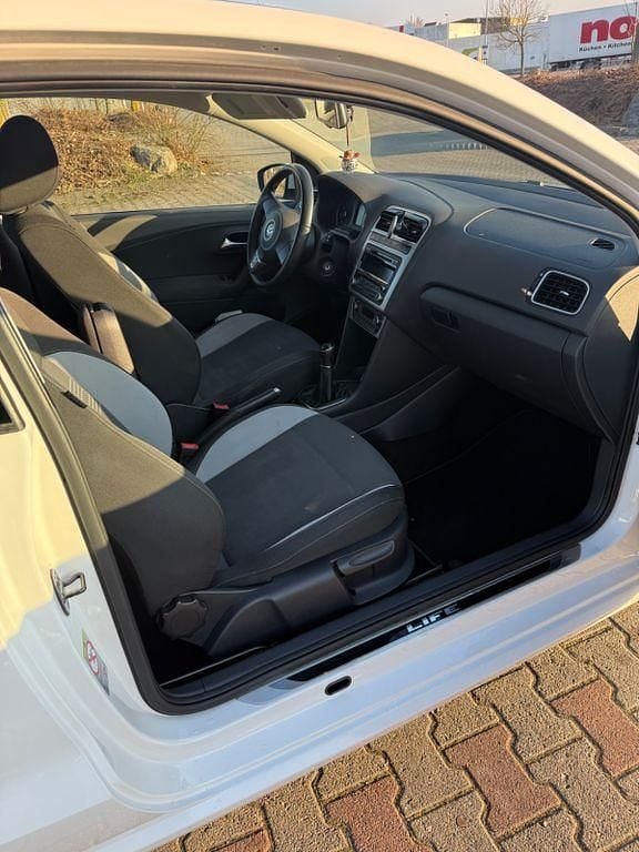 Gebraucht VW Polo Life 90 PS (66 kW) 2013 Weiß Kleinwagen