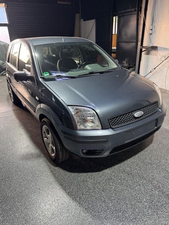 Gebraucht Ford Fusion 80 PS (58 kW) 2003 Grau Limousine