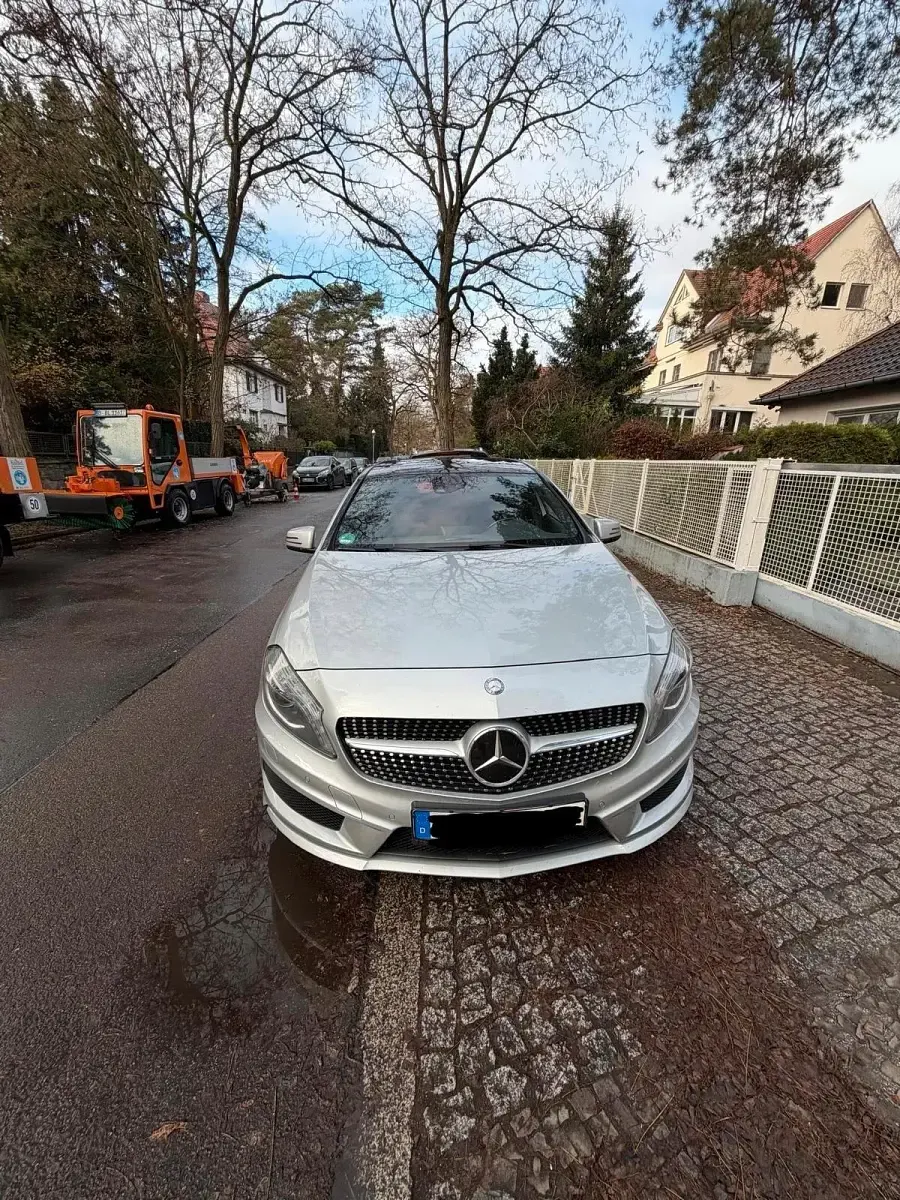 Gebraucht Mercedes A200 AMG line 156 PS (114 kW) 2013 Silber Kleinwagen