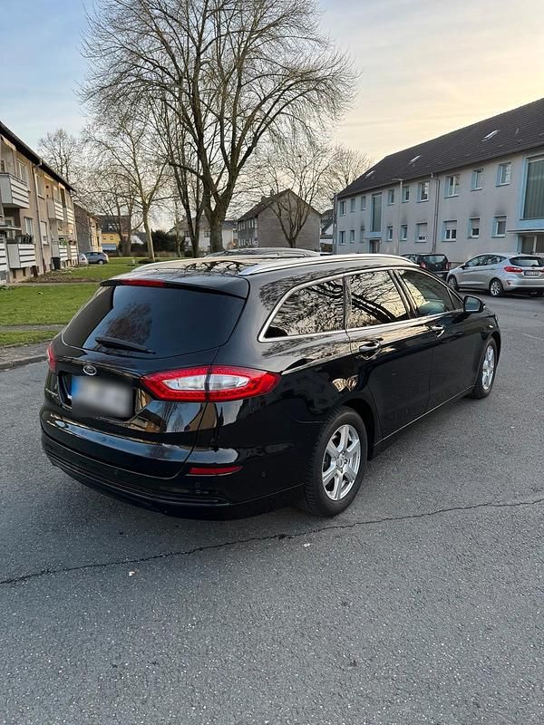 Gebraucht Ford Mondeo Titanium 150 PS (110 kW) 2016 Schwarz Kombi