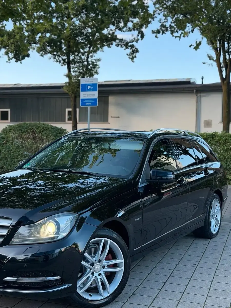 Gebraucht Mercedes C250 Avantgarde 204 PS (150 kW) 2012 Schwarz Kombi
