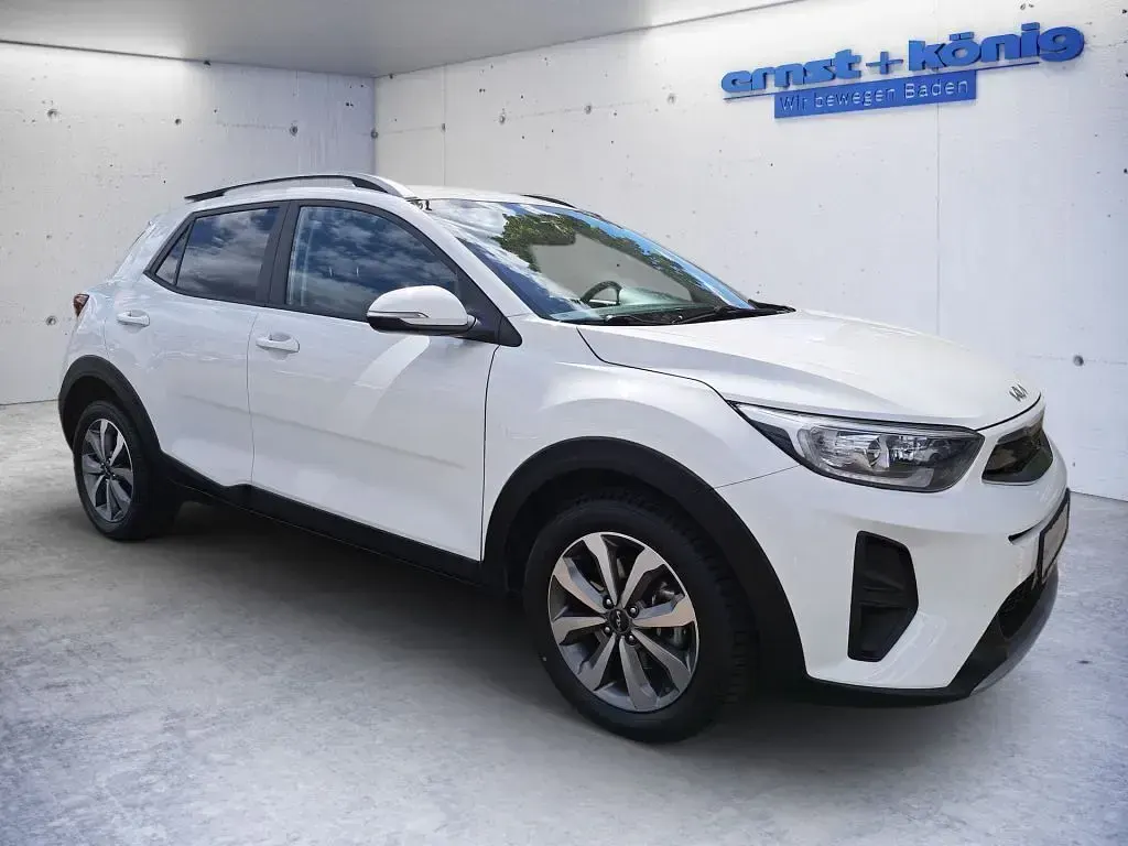 Gebraucht Kia Stonic Spirit 101 PS (74 kW) 2022 Weiß SUV