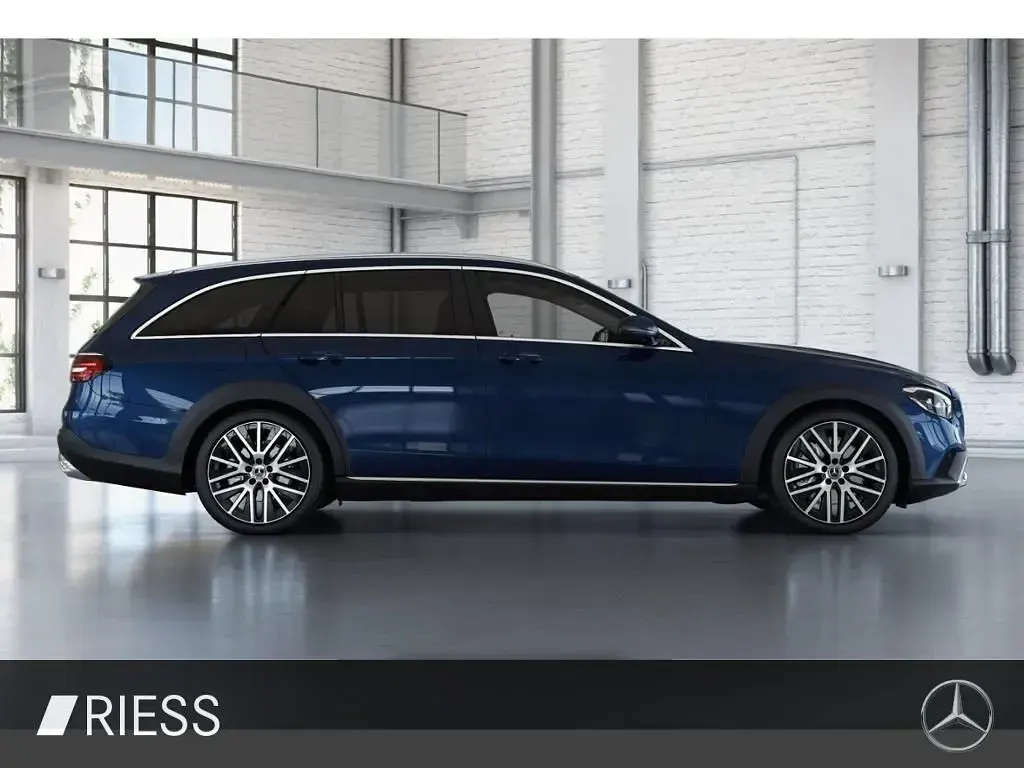 Gebraucht Mercedes E220 200 PS (147 kW) 2022 Blau Kombi