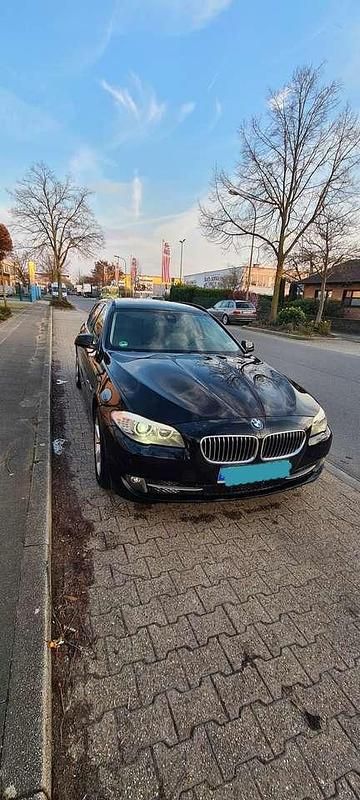 Gebraucht BMW 520 184 PS (135 kW) 2012 Schwarz Kombi