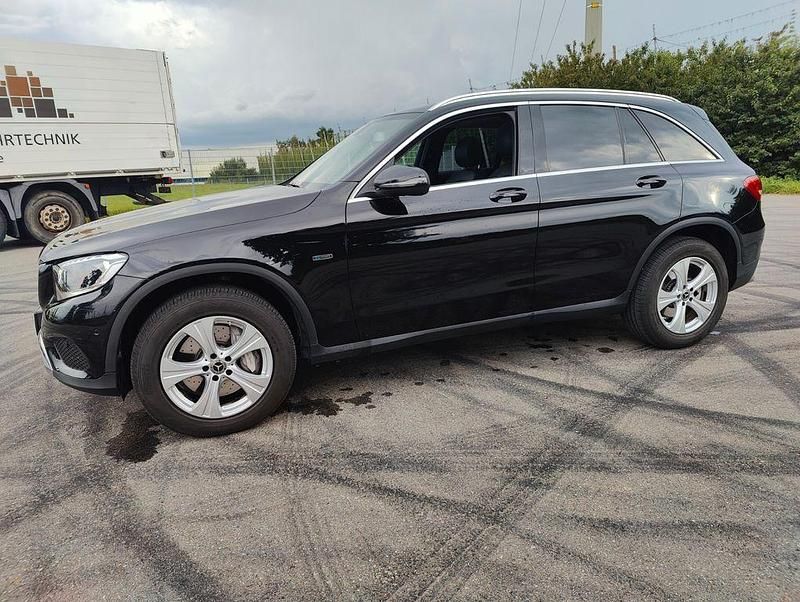 Gebraucht Mercedes GLC350 211 PS (155 kW) 2018 Schwarz SUV