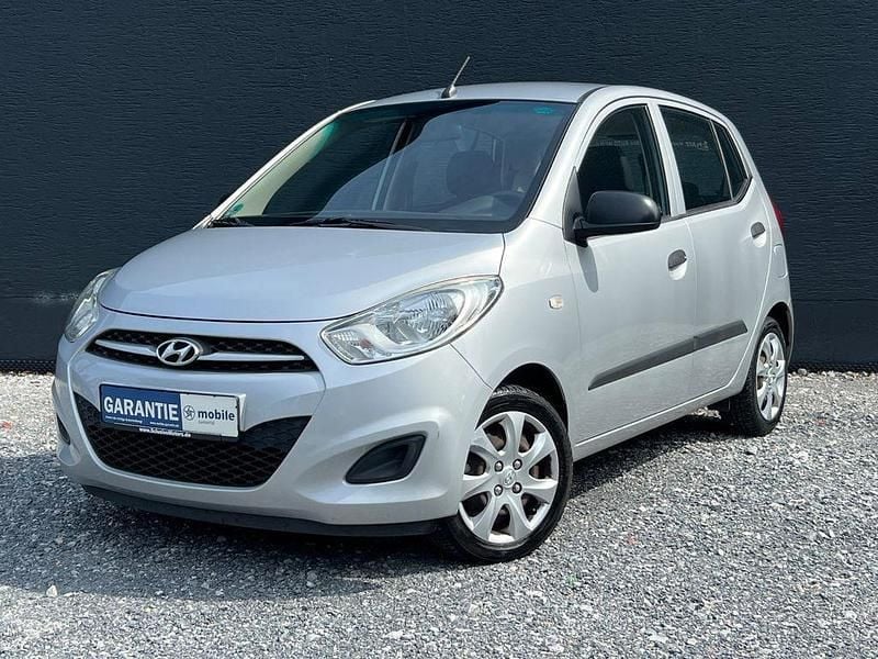Silber Gebraucht 2011 Hyundai i10 Edition Kleinwagen | 2.990 € (Fairer Preis) - Bild 1/4