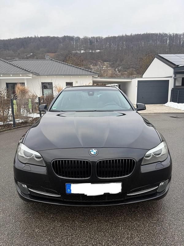 Gebraucht BMW 525 218 PS (160 kW) 2012 Schwarz Kombi
