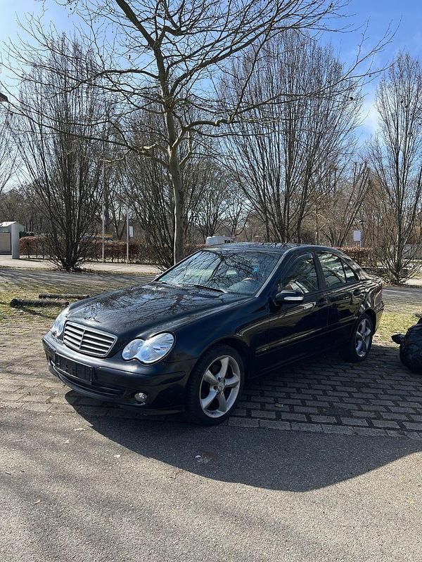 Gebraucht Mercedes C180 143 PS (105 kW) 2004 Schwarz Limousine