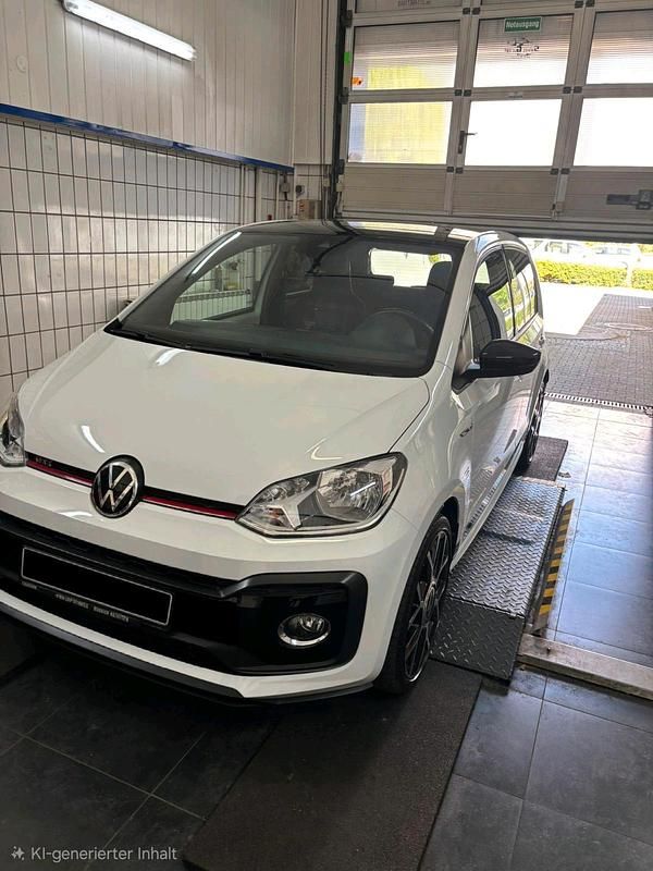 Gebraucht VW up! Beats 116 PS (85 kW) 2021 Weiß Kleinwagen