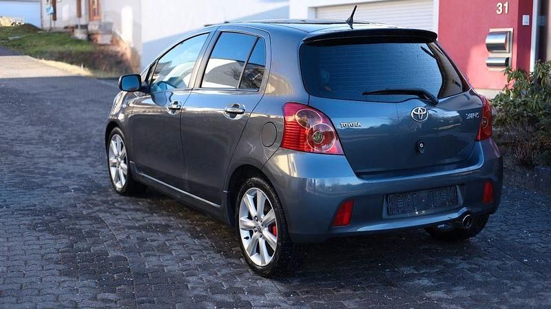 Gebraucht Toyota Yaris 133 PS (97 kW) 2007 Grau Limousine