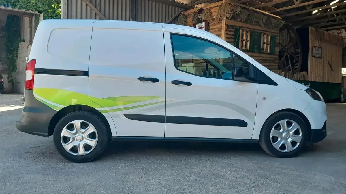 Gebraucht Ford Transit 101 PS (74 kW) 2020 Weiß Van