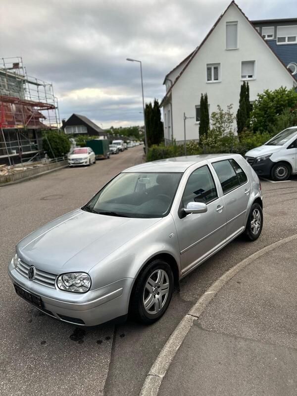 Grau Gebraucht 2002 VW Golf IV Edition Kleinwagen | 2.499 € (Guter Preis) - Bild 1/4