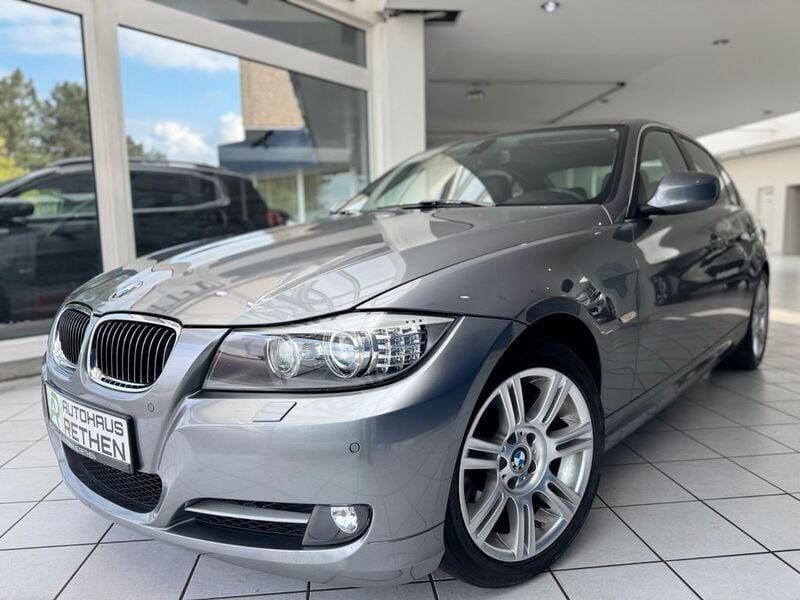 Grau Gebraucht 2011 BMW 335 Comfort Edition Limousine | 20.890 € (Fairer Preis) - Bild 1/4