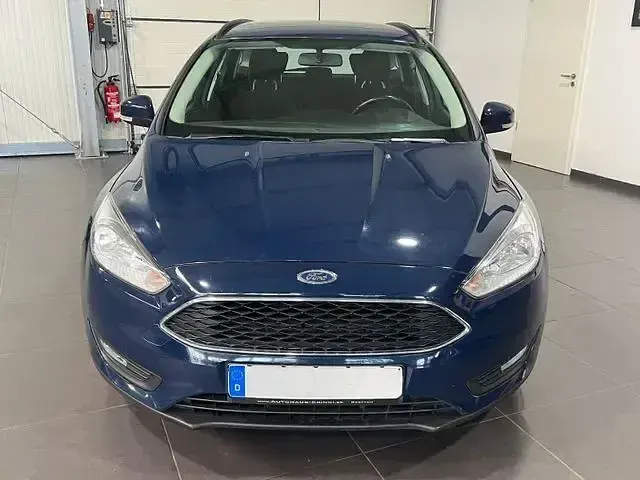 Usata Ford Focus 101 CV (74 kW) 2017 Blu Berlina