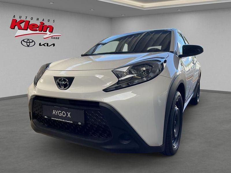Neu Toyota Aygo X Play 72 PS (52 kW) 2025 Weiß SUV